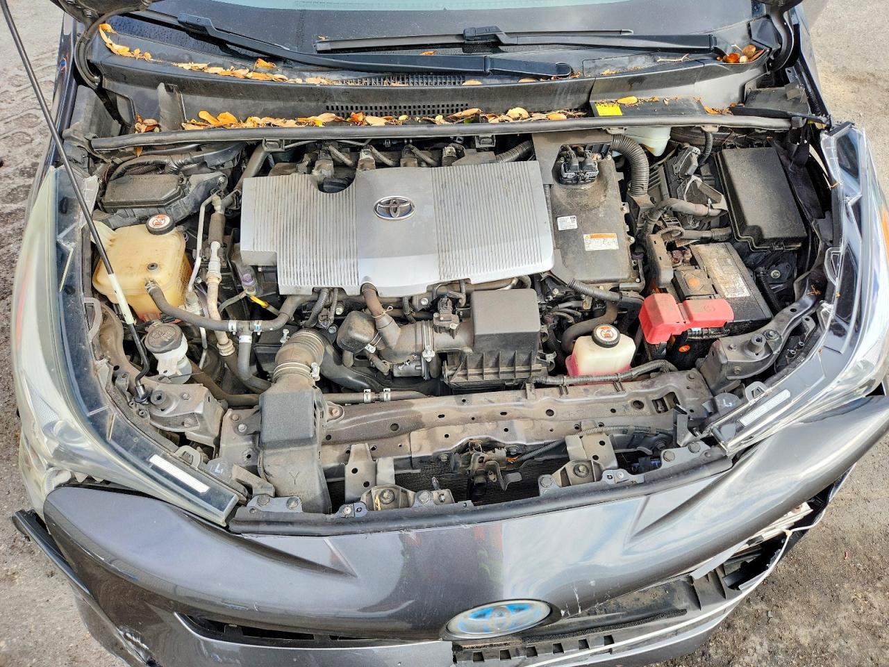 2018 TOYOTA PRIUS THREE photo 31