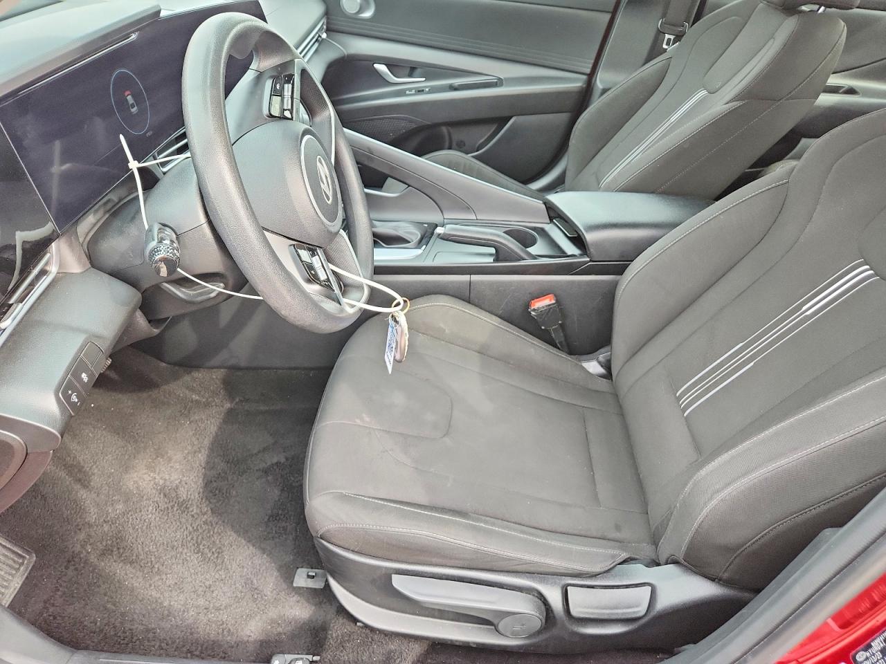 2024 HYUNDAI ELANTRA SEL photo 13