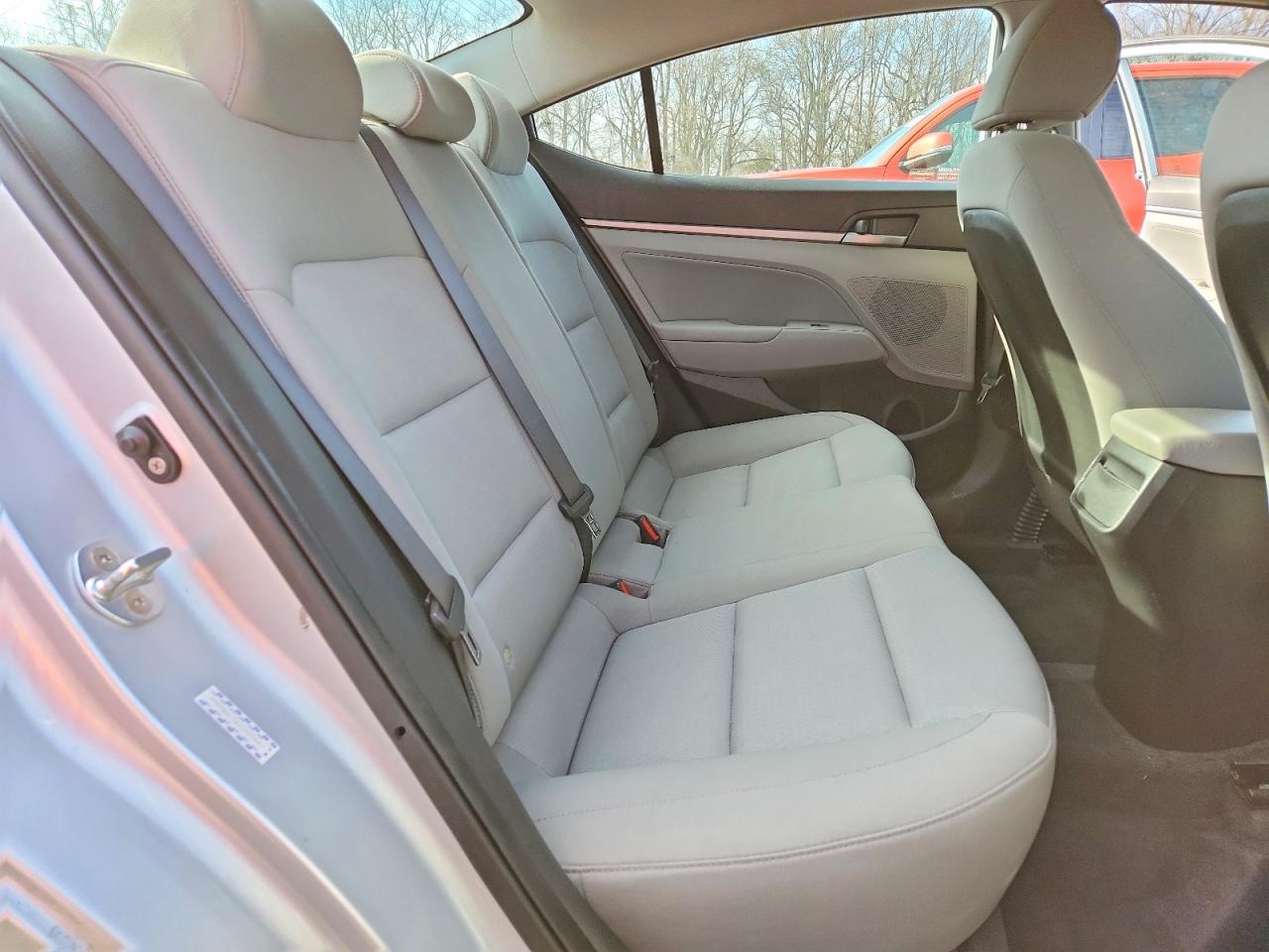 2018 HYUNDAI ELANTRA SEL photo 28