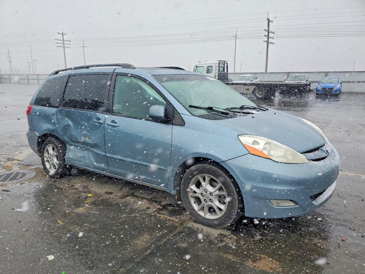 2006 TOYOTA SIENNA photo 4