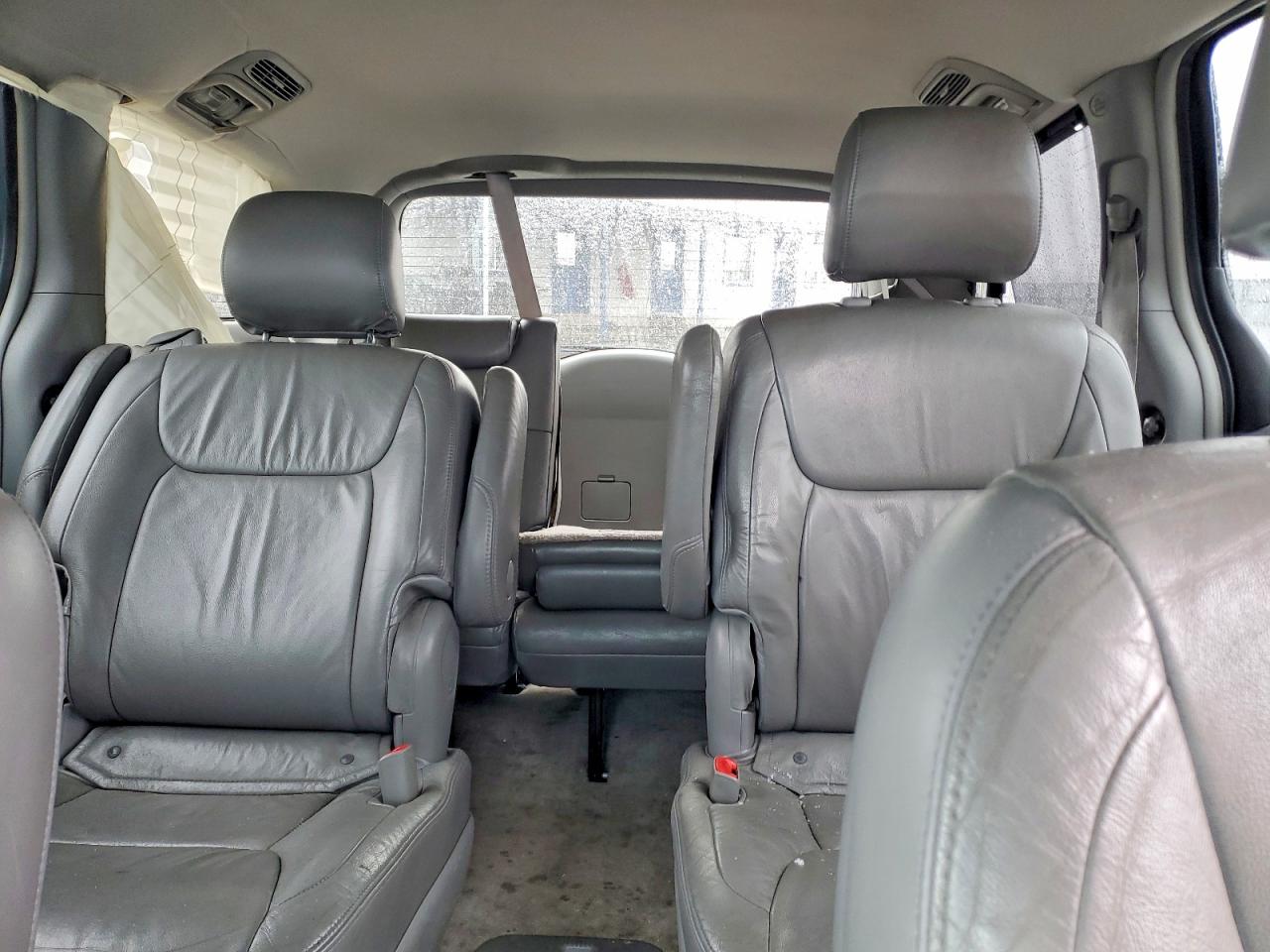 2006 TOYOTA SIENNA photo 10