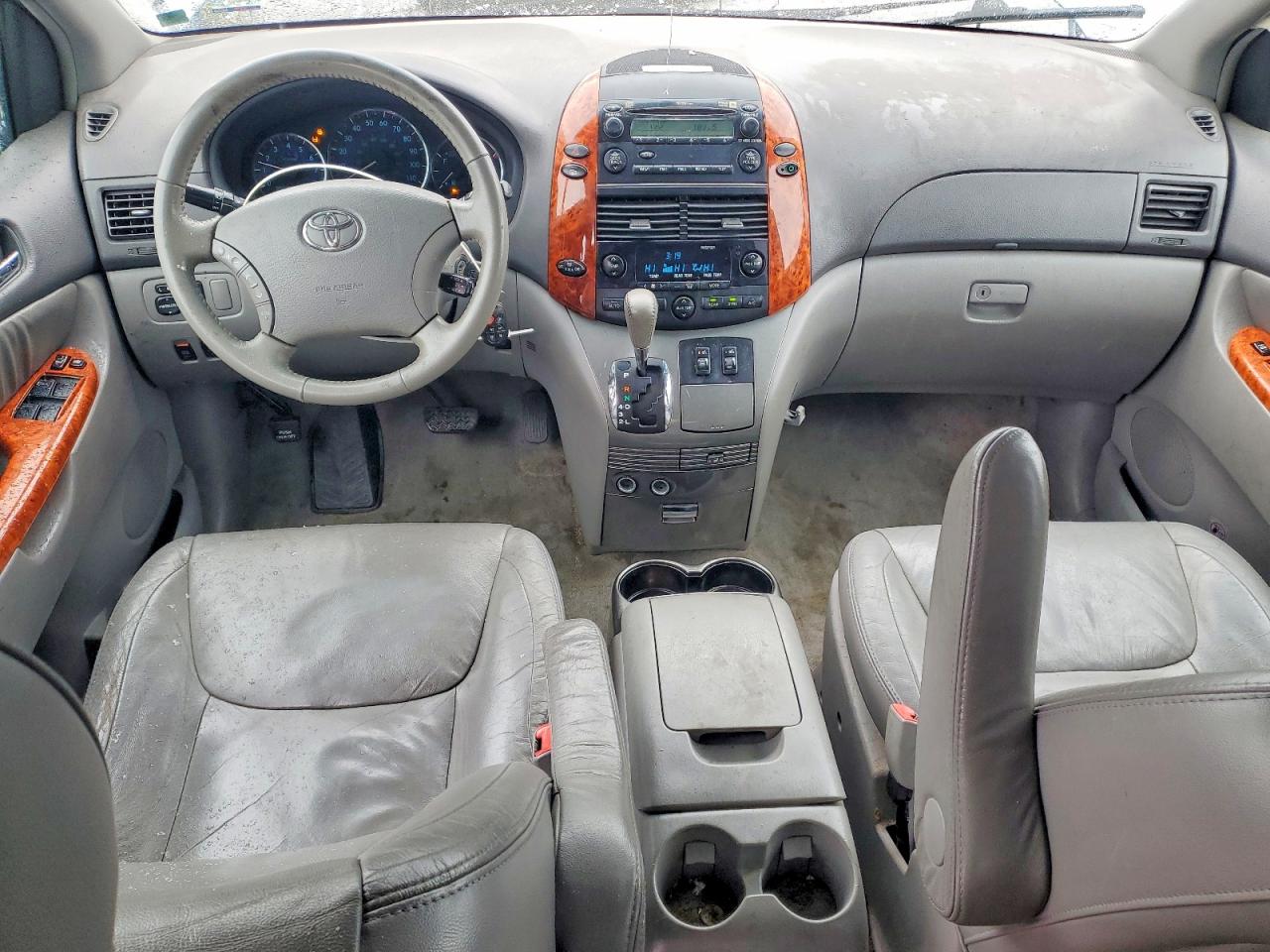 2006 TOYOTA SIENNA photo 8