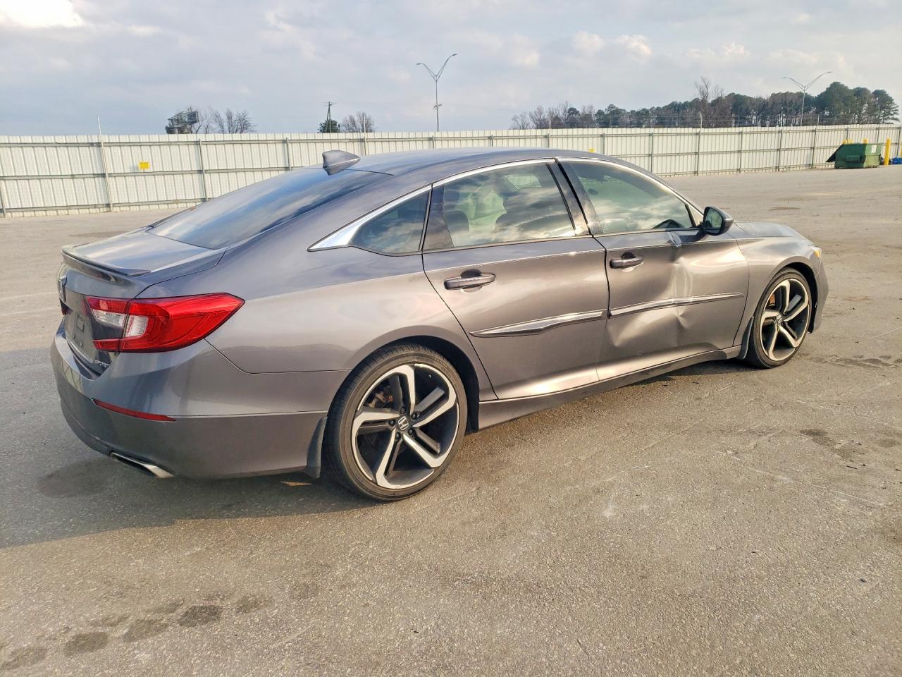 2018 HONDA ACCORD SPORT photo 5