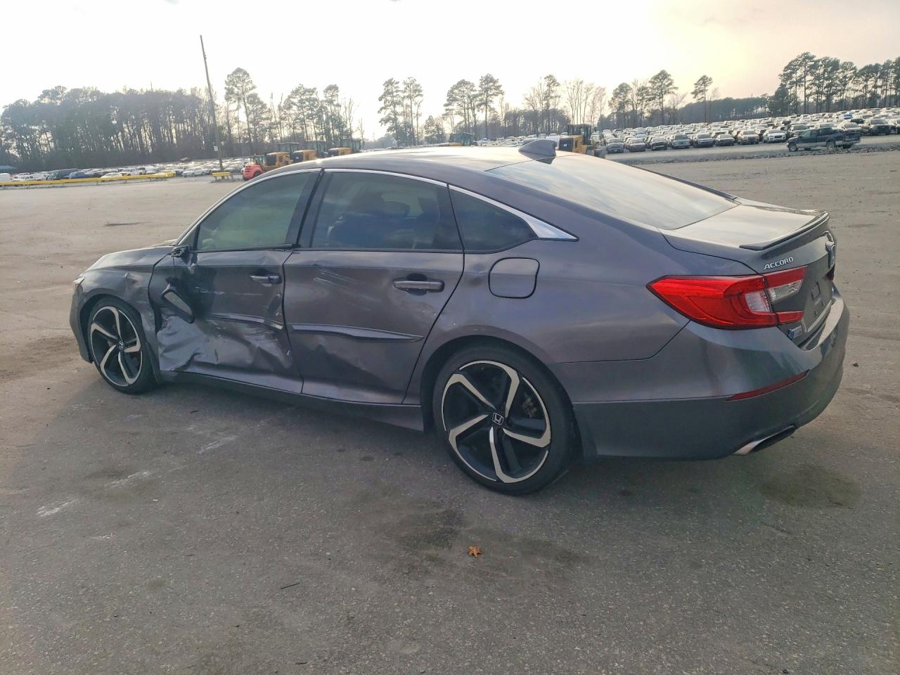 2018 HONDA ACCORD SPORT photo 3