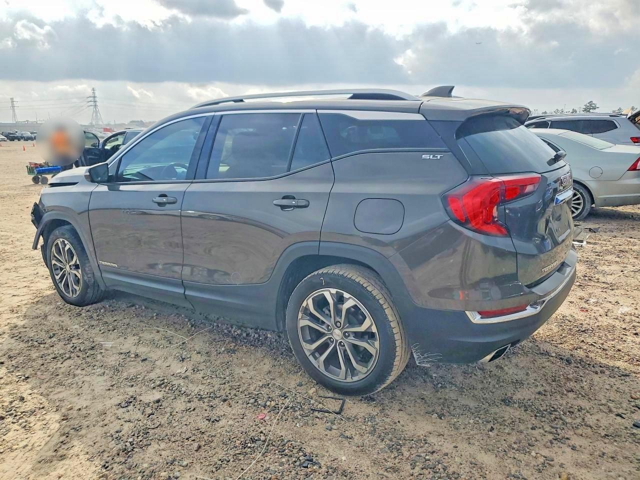 2019 GMC TERRAIN SLT photo 4