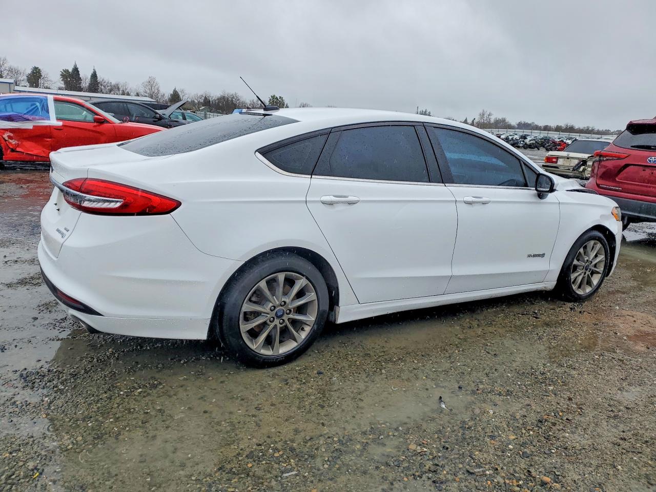 2017 FORD FUSION SE HYBRID photo 3