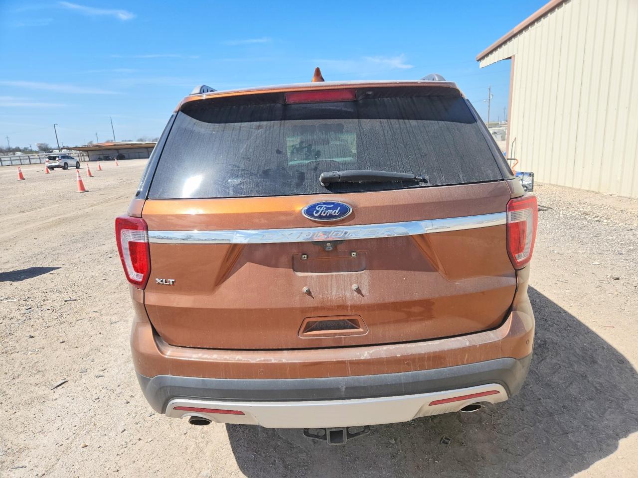 2017 FORD EXPLORER XLT photo 16