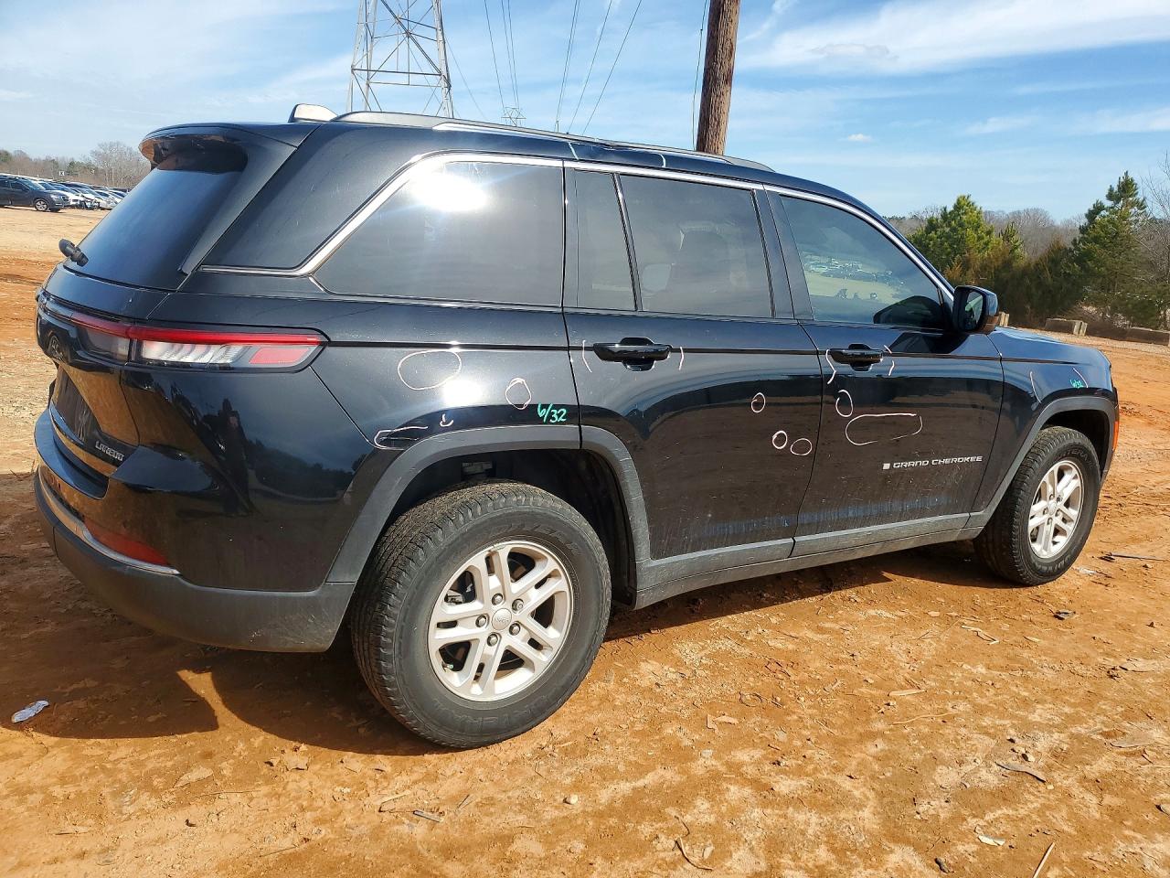 2023 JEEP GRAND CHEROKEE LAREDO photo 5
