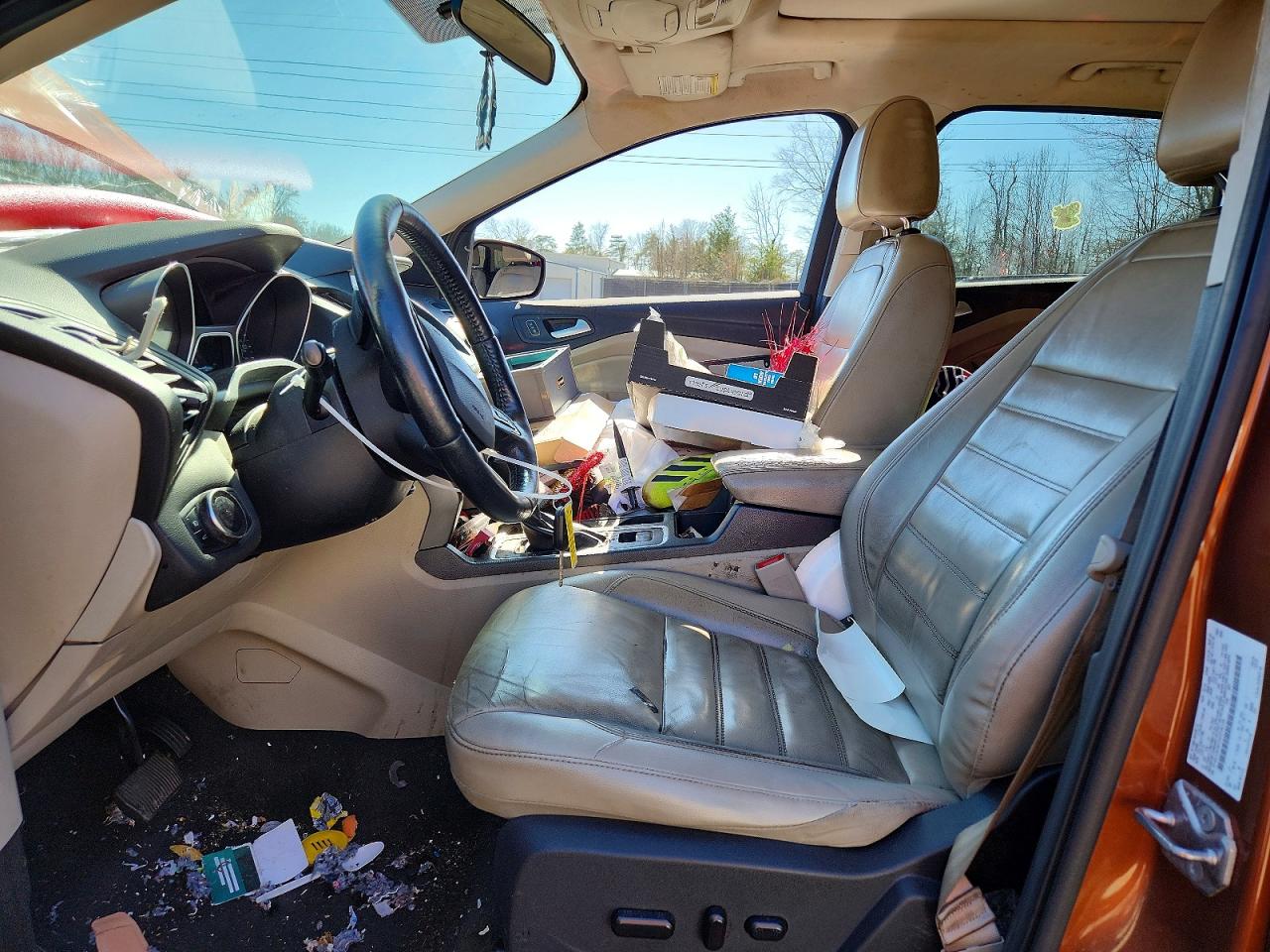 2017 FORD ESCAPE SE photo 19