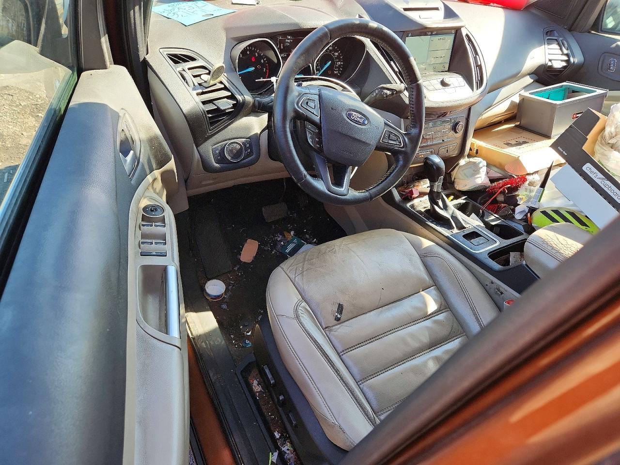 2017 FORD ESCAPE SE photo 22