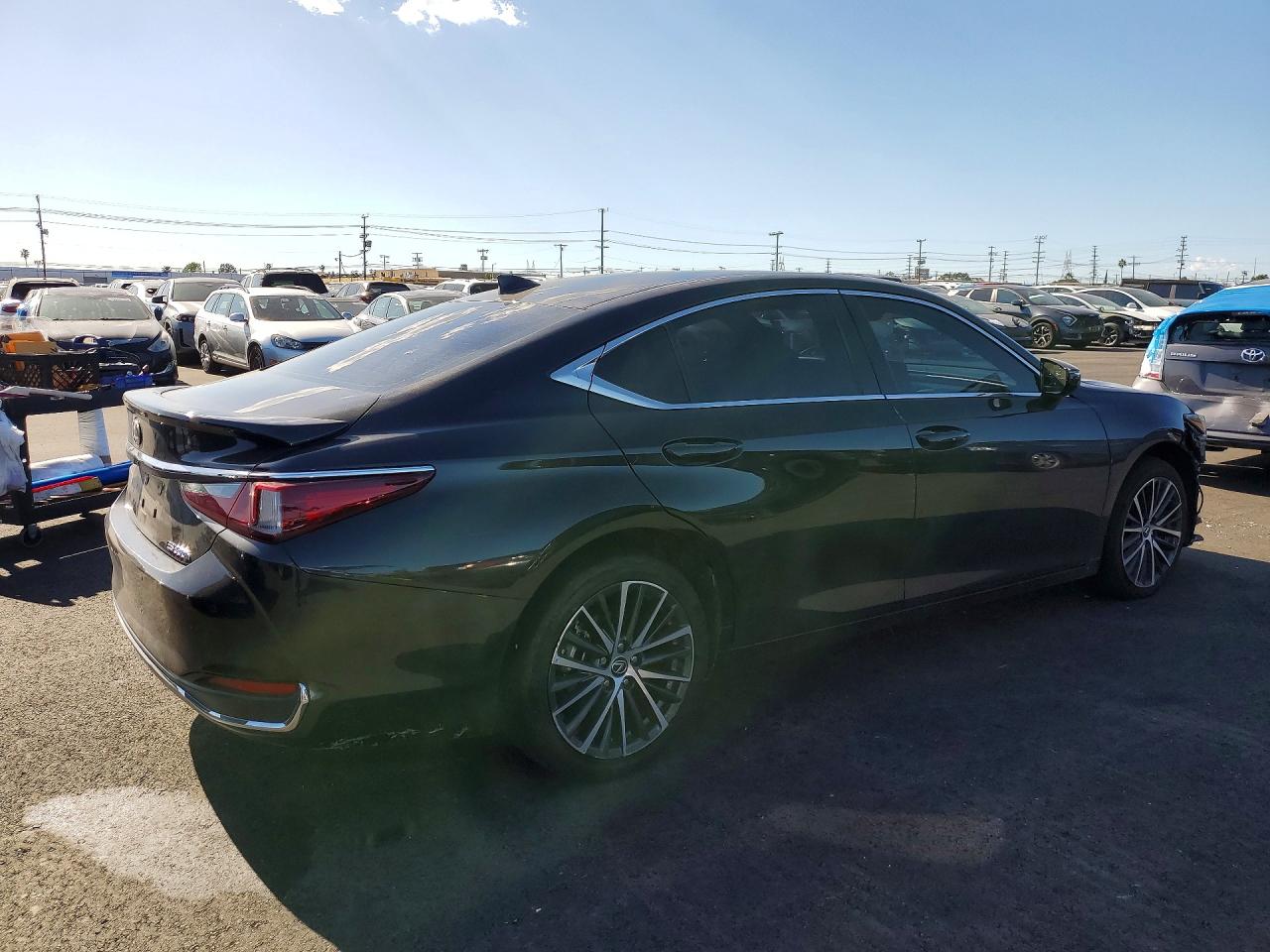 2024 LEXUS ES 300H BASE photo 3