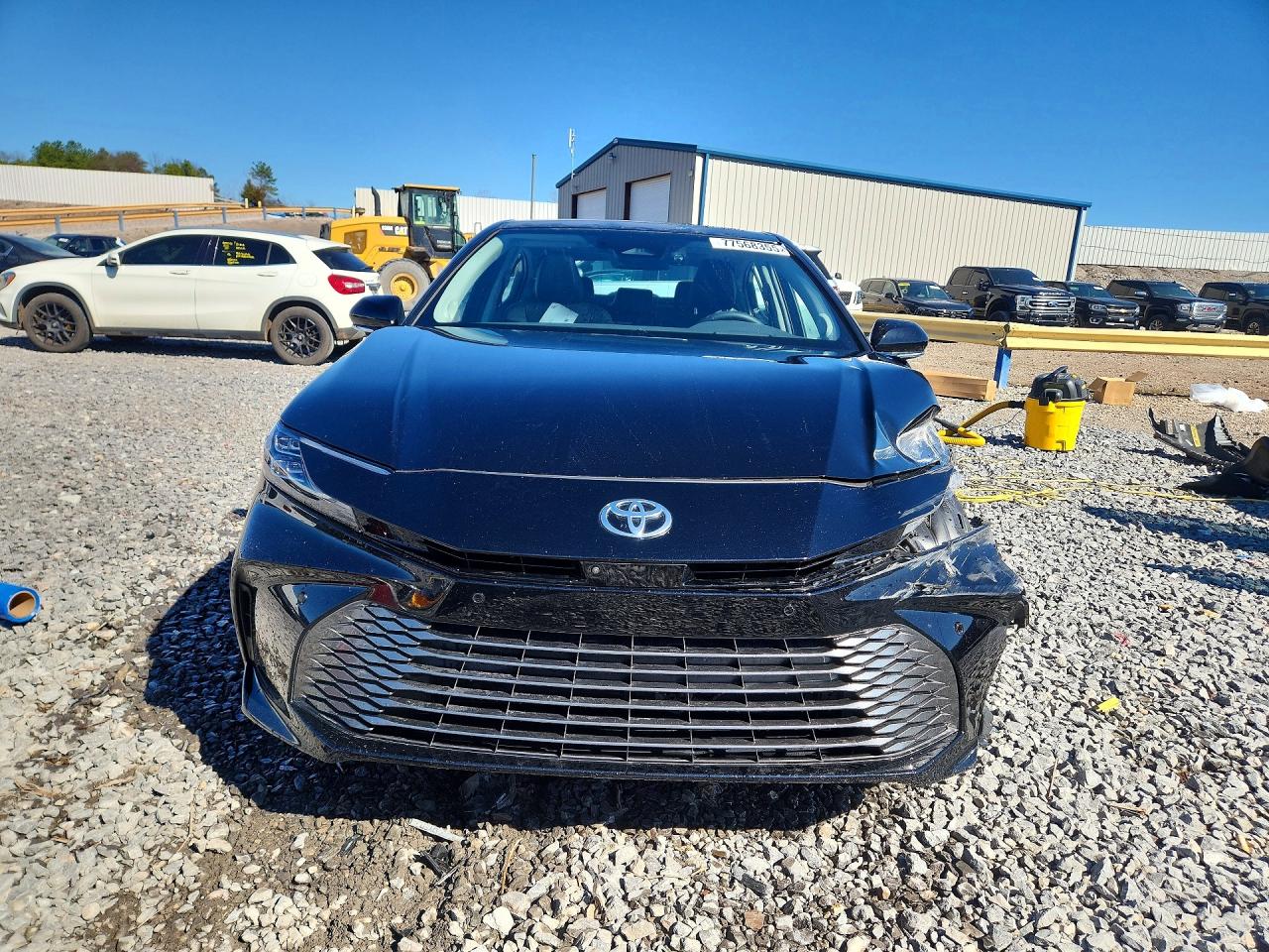 2025 TOYOTA CAMRY XLE photo 5