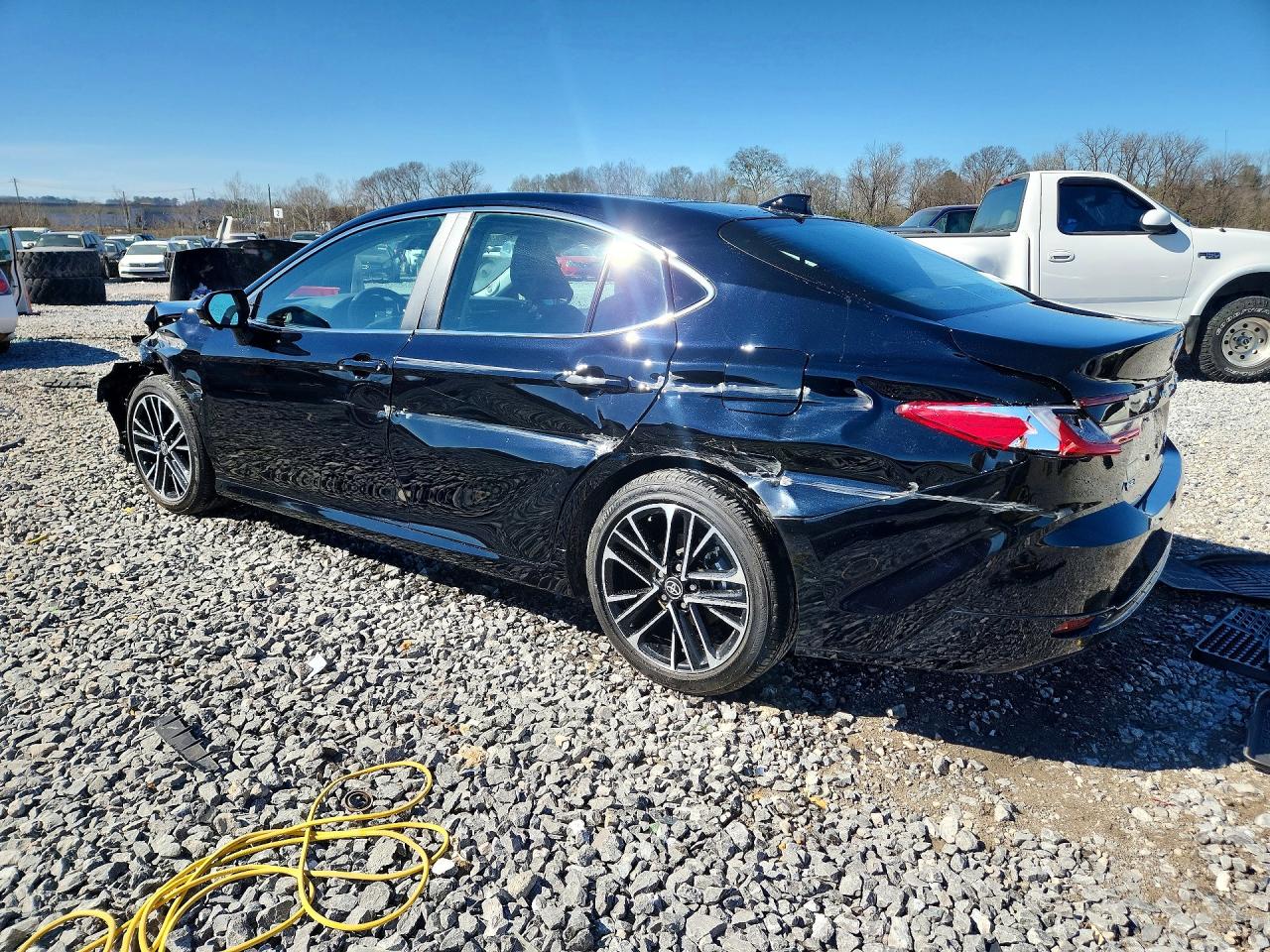 2025 TOYOTA CAMRY XLE photo 2