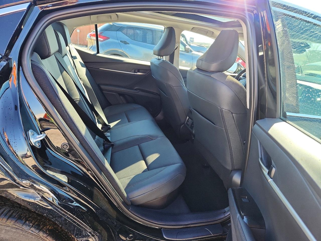 2025 TOYOTA CAMRY XLE photo 10