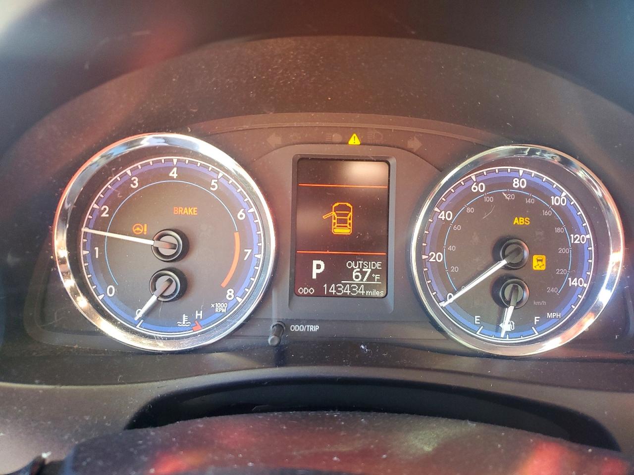 2018 TOYOTA COROLLA photo 17