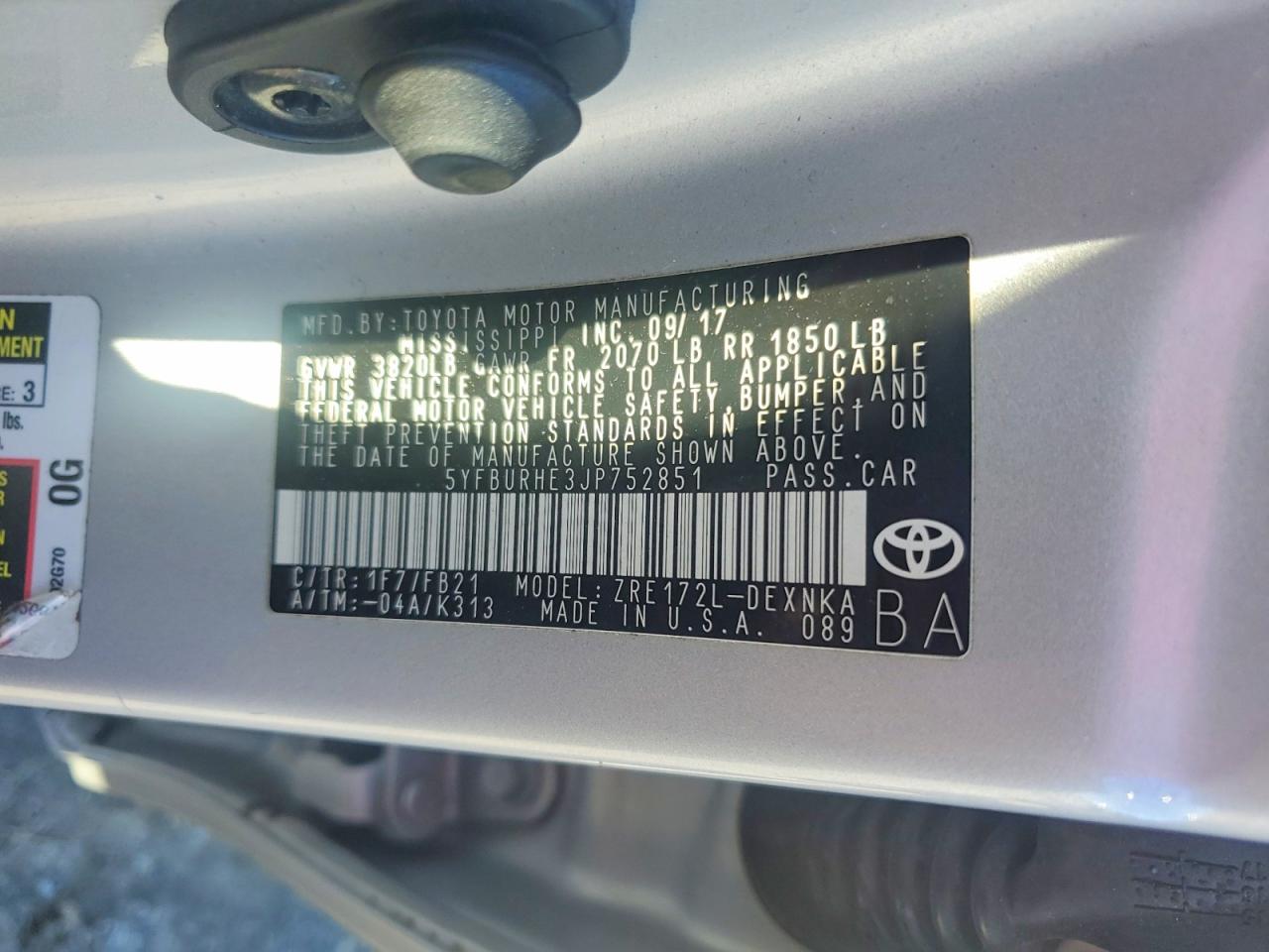 2018 TOYOTA COROLLA photo 25
