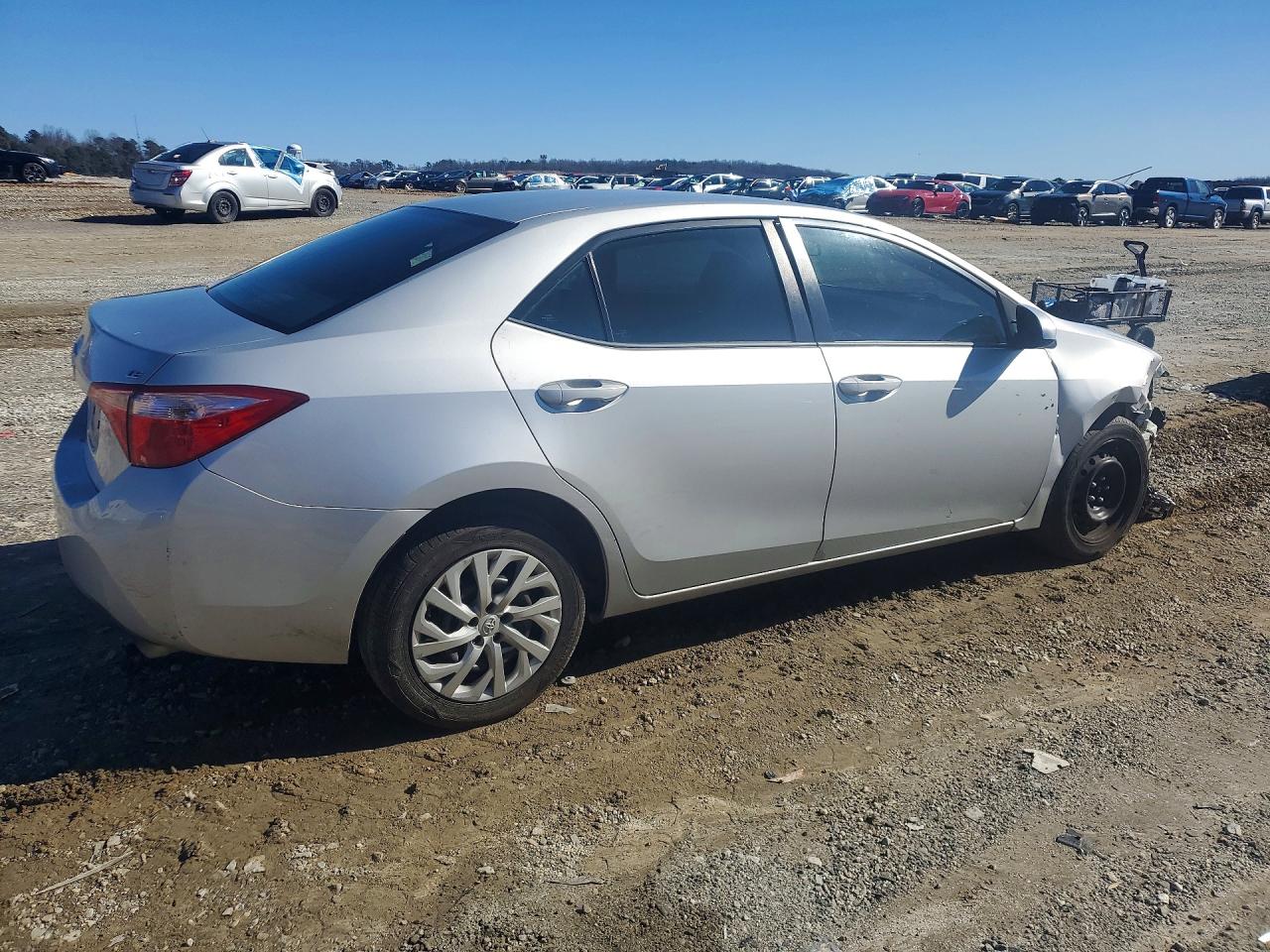 2018 TOYOTA COROLLA photo 5