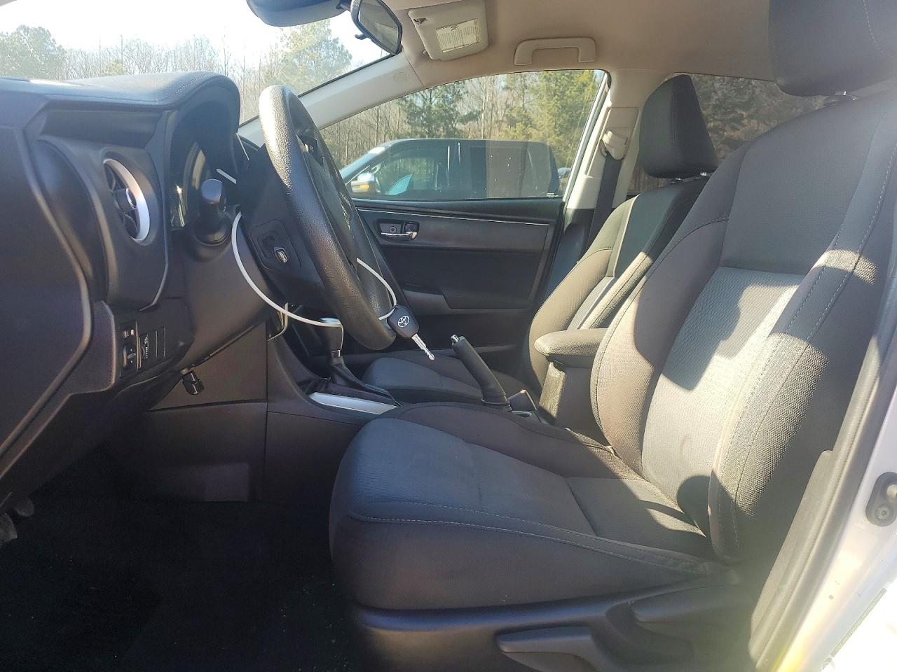2018 TOYOTA COROLLA photo 13