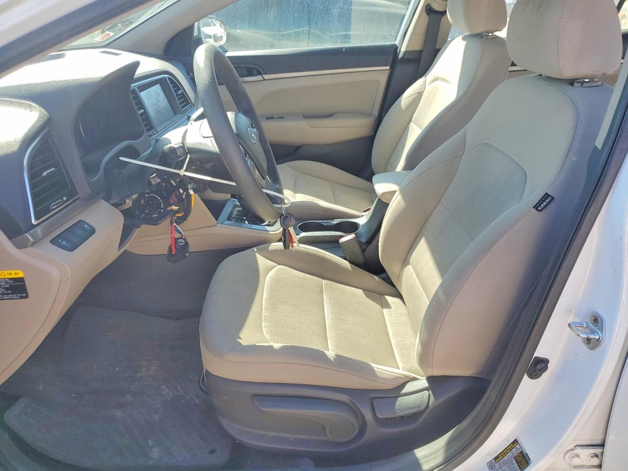 2017 HYUNDAI ELANTRA SE photo 7