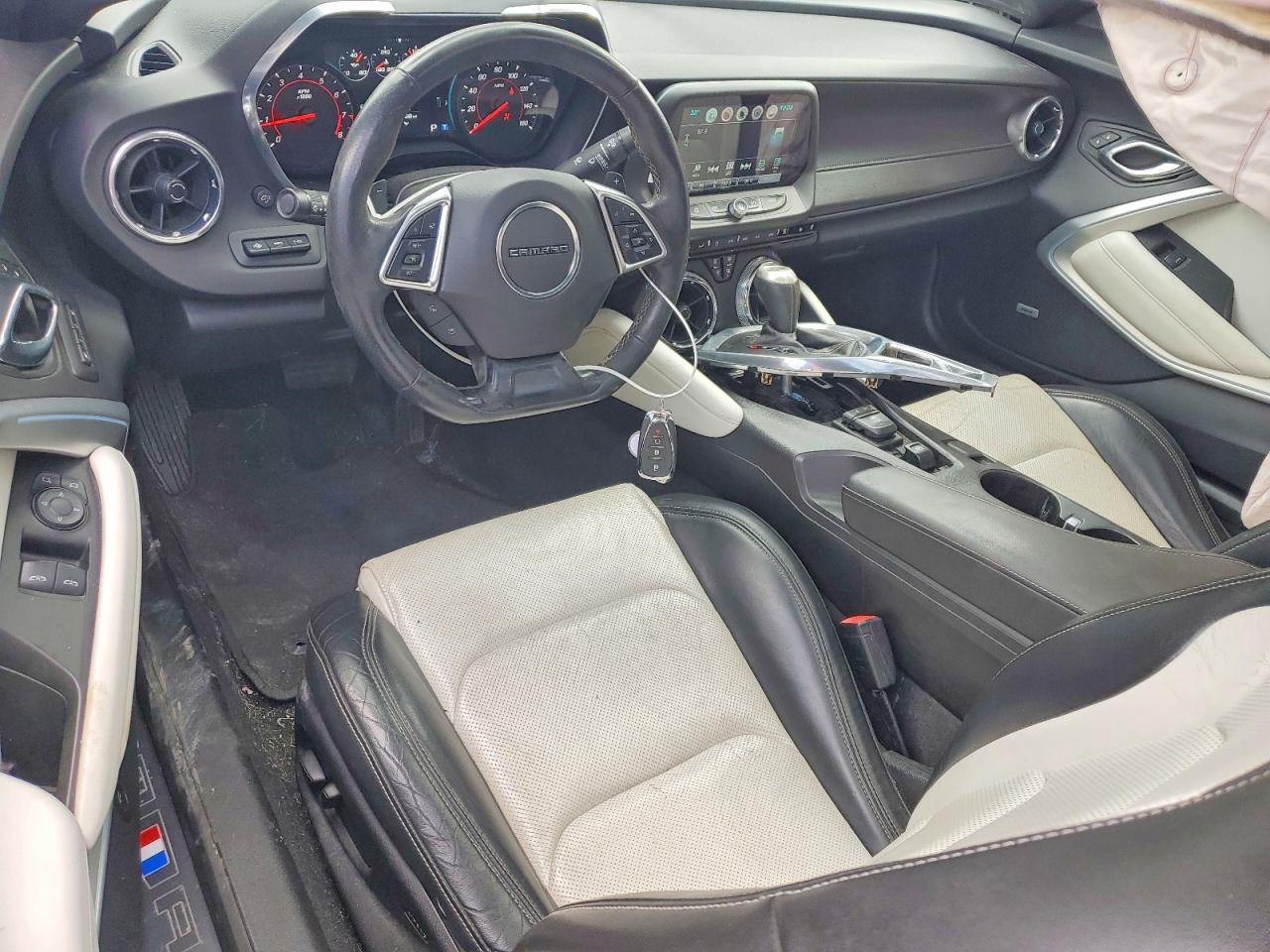 2016 CHEVROLET CAMARO LT photo 8
