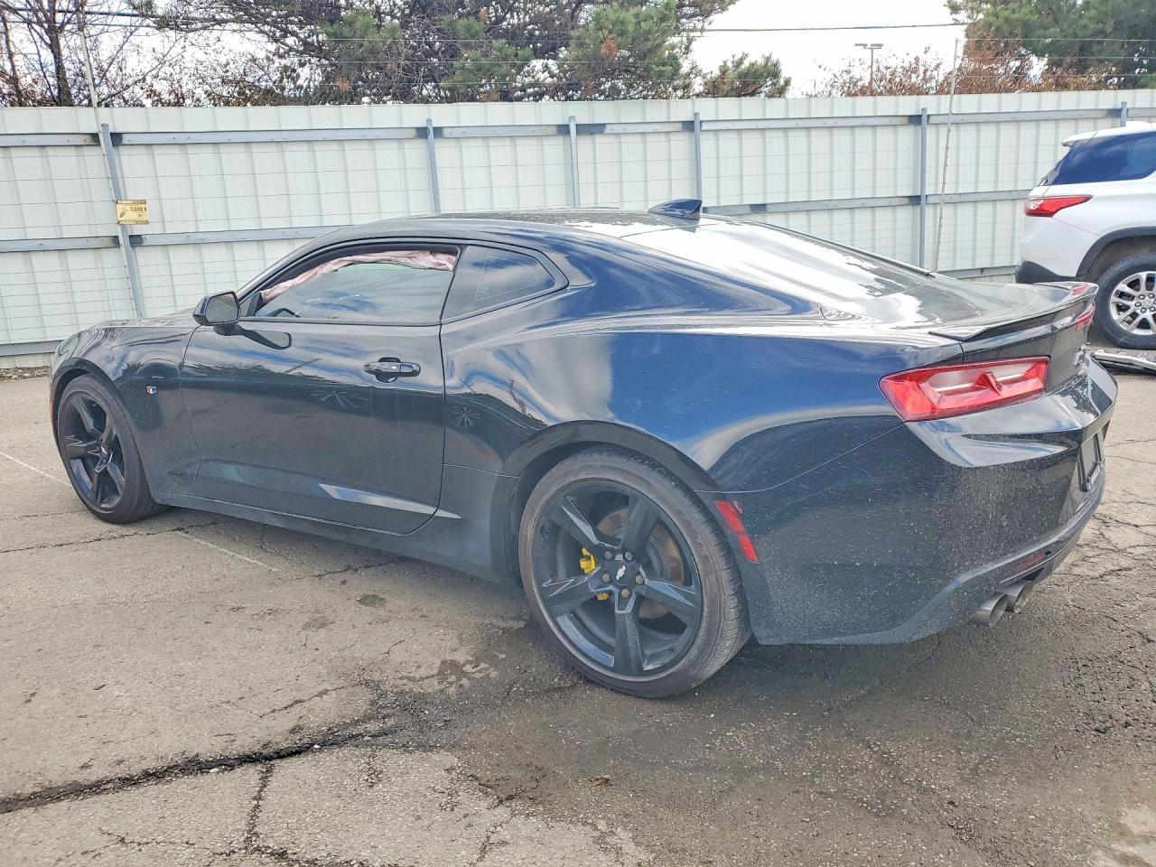 2016 CHEVROLET CAMARO LT photo 2