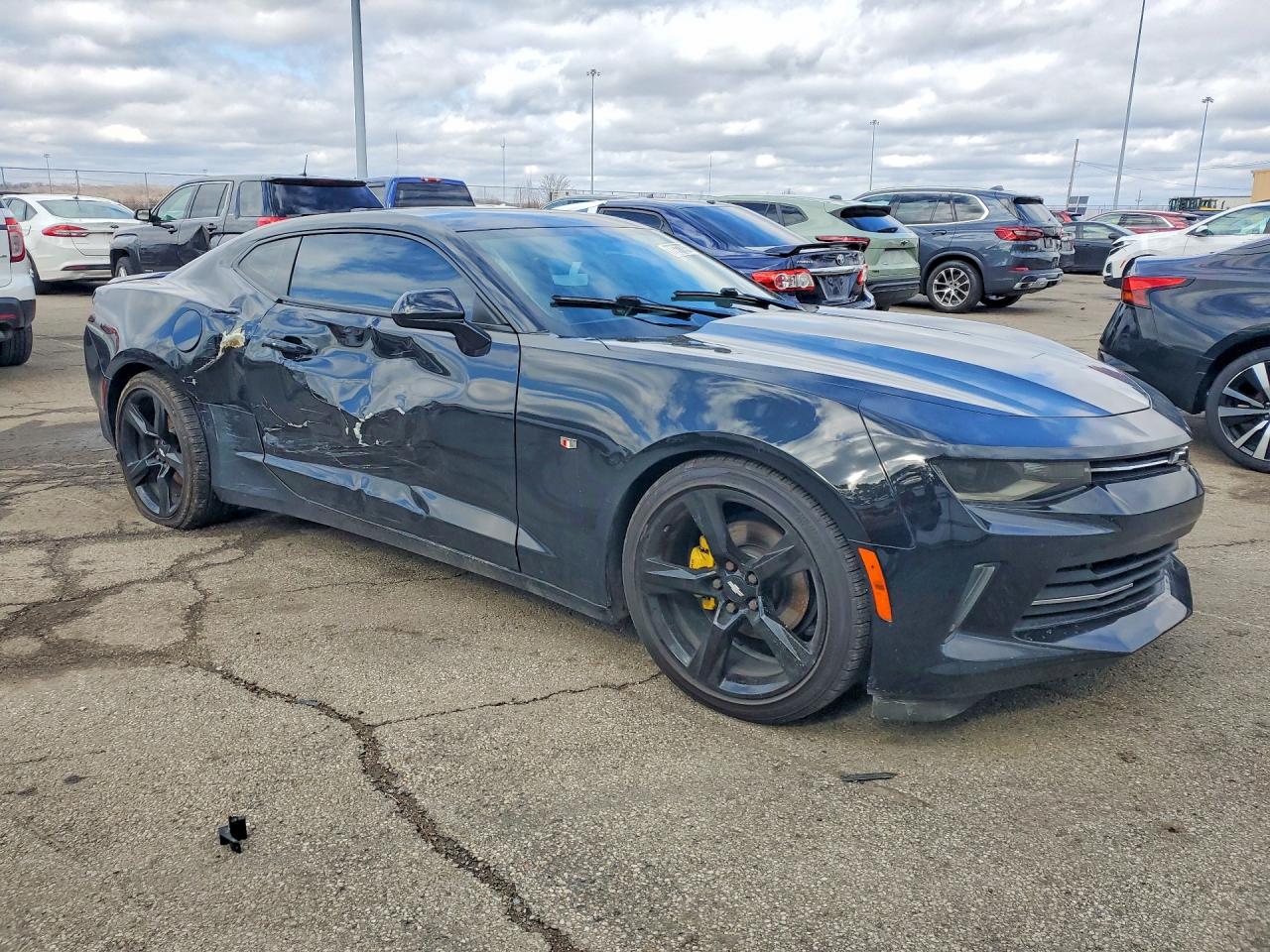 2016 CHEVROLET CAMARO LT photo 4