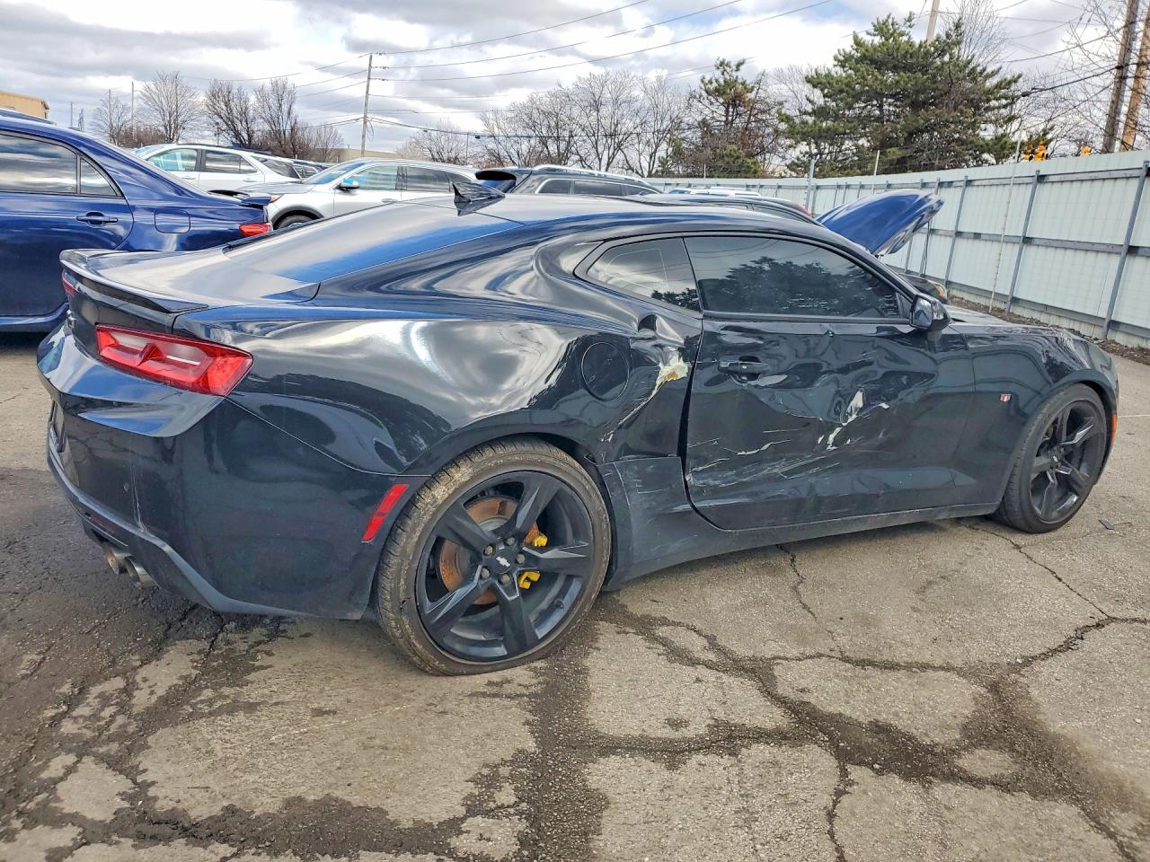 2016 CHEVROLET CAMARO LT photo 3
