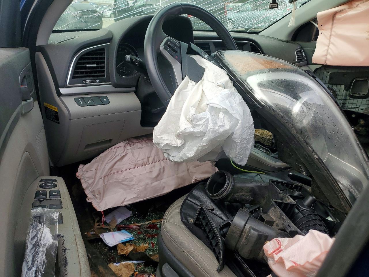 2018 HYUNDAI ELANTRA SEL photo 8