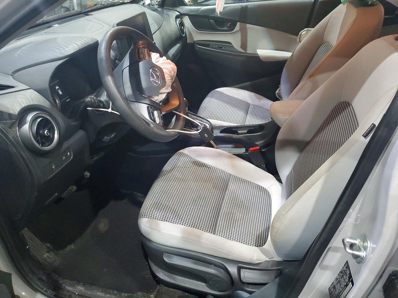 2022 HYUNDAI KONA SE photo 13