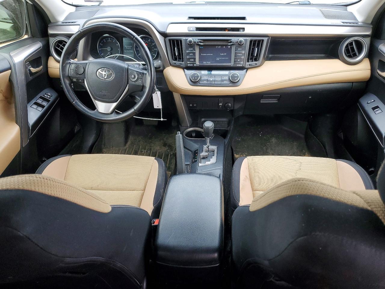 2016 TOYOTA RAV4 XLE photo 8