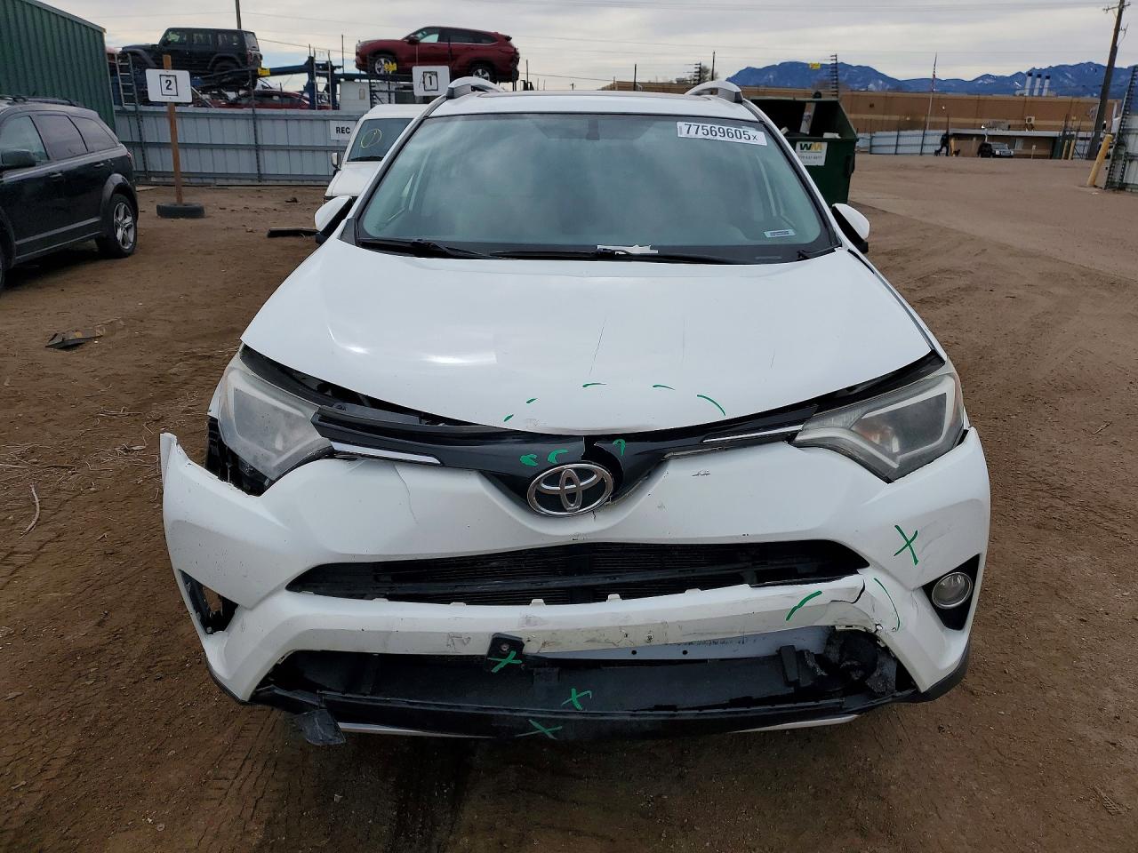 2016 TOYOTA RAV4 XLE photo 5