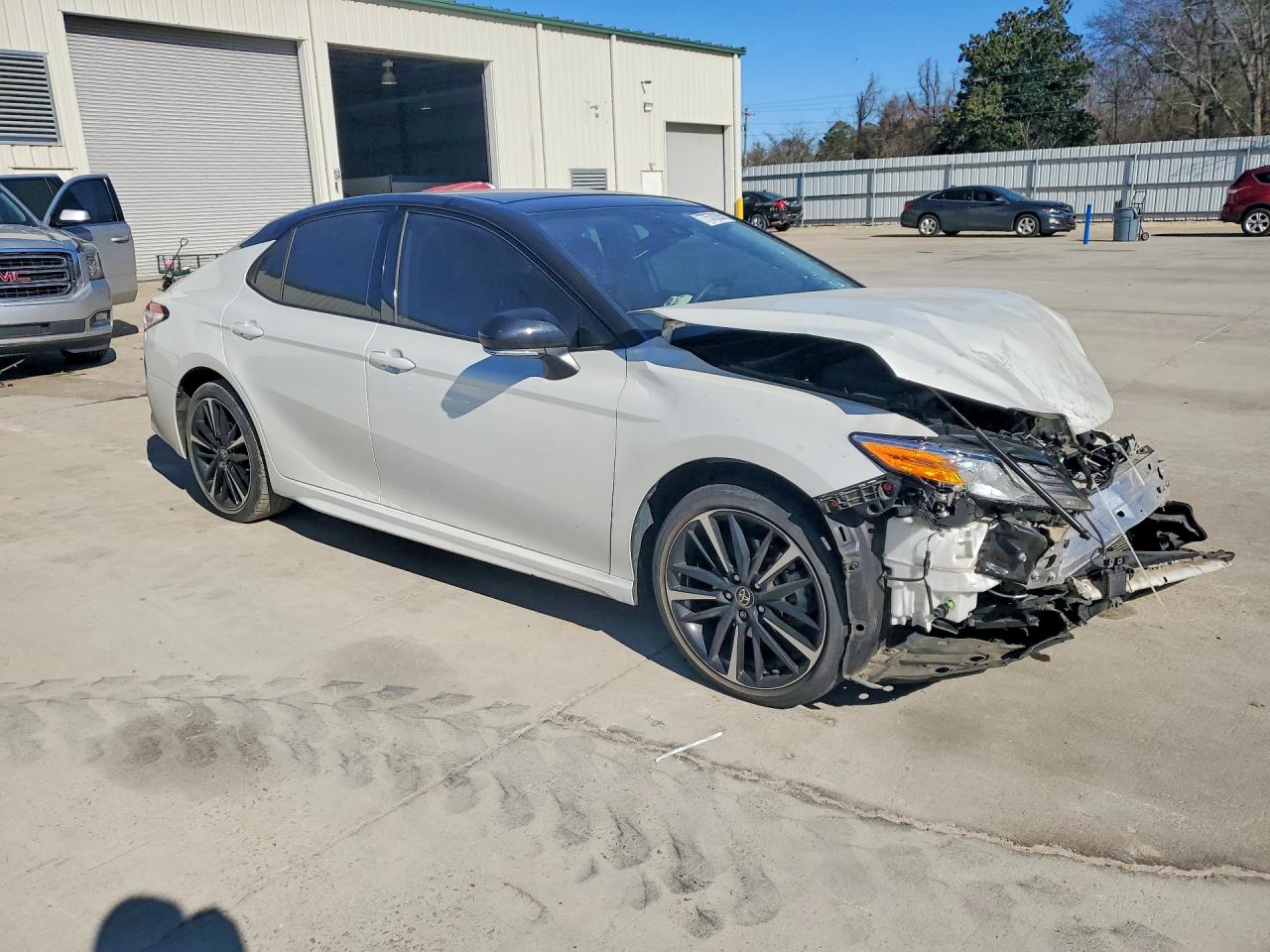2020 TOYOTA CAMRY XSE photo 10