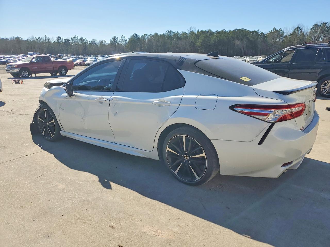 2020 TOYOTA CAMRY XSE photo 4