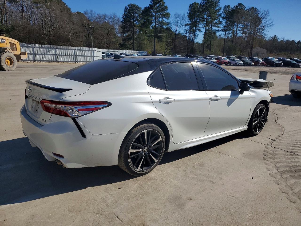 2020 TOYOTA CAMRY XSE photo 7