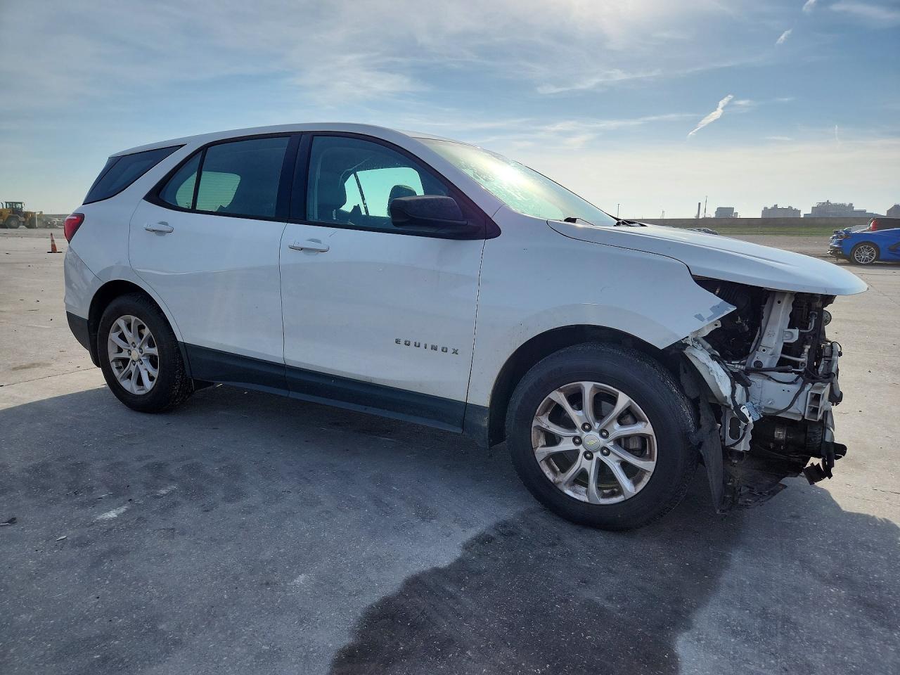 2019 CHEVROLET EQUINOX LS photo 4