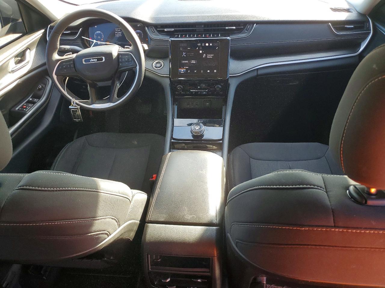 2023 JEEP GRAND CHEROKEE LAREDO photo 15