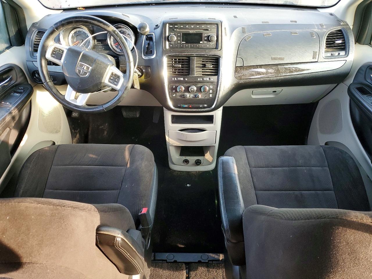 2013 DODGE GRAND CARAVAN SE photo 15