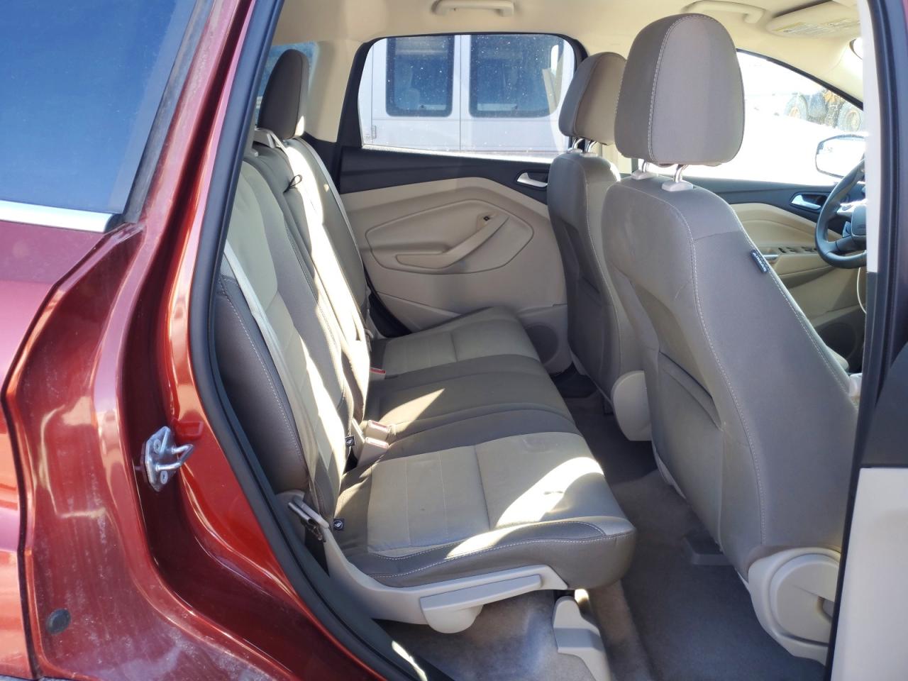 2016 FORD ESCAPE SE photo 19