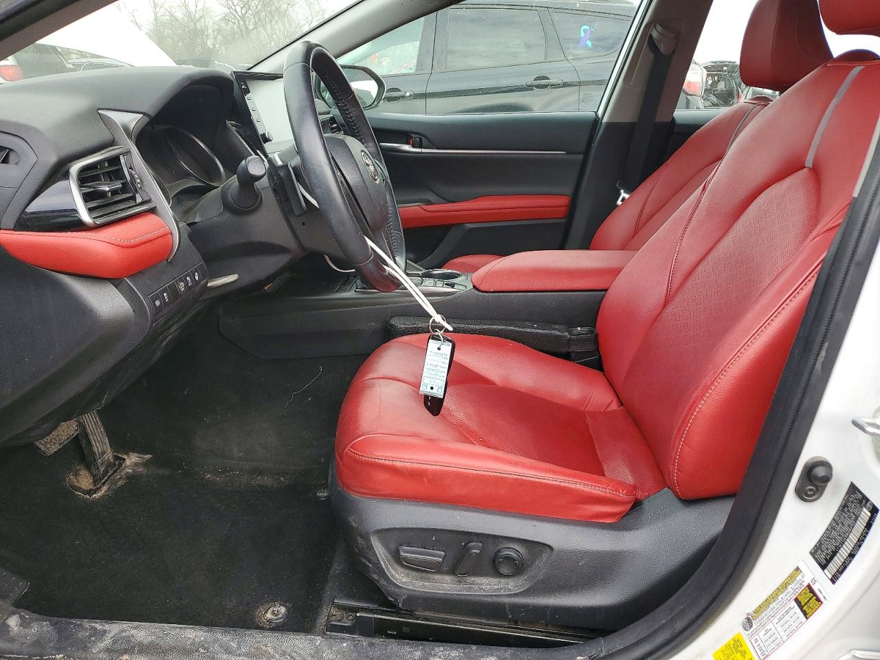 2021 TOYOTA CAMRY XSE photo 13