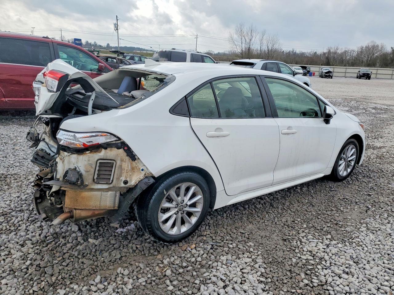 2020 TOYOTA COROLLA LE photo 3