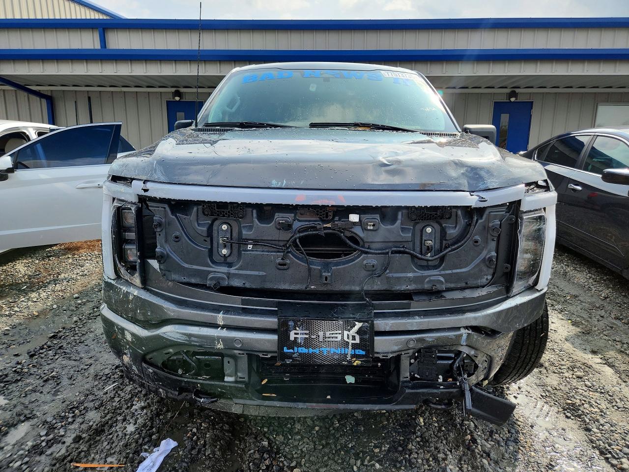 2025 FORD F150 LIGHTNING XLT photo 5
