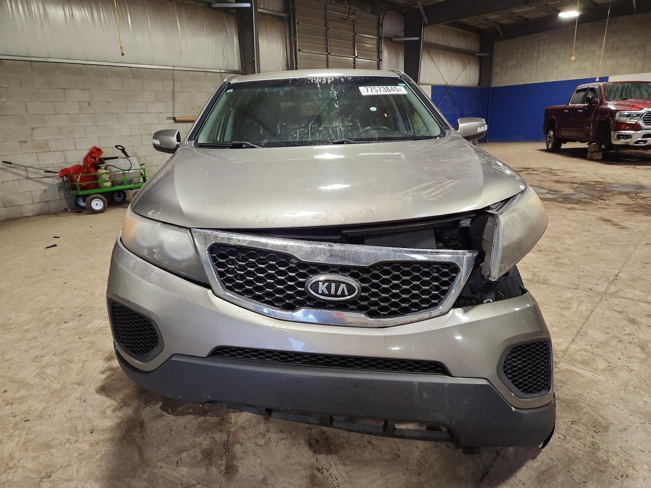2012 KIA SORENTO LX photo 13