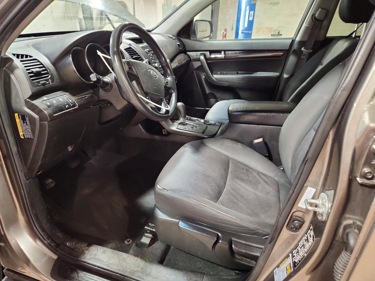 2012 KIA SORENTO LX photo 19