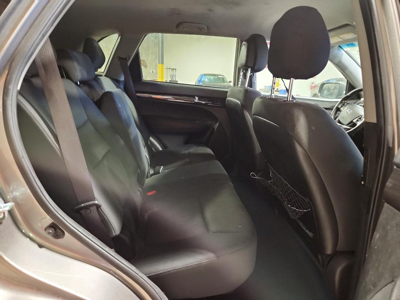 2012 KIA SORENTO LX photo 31
