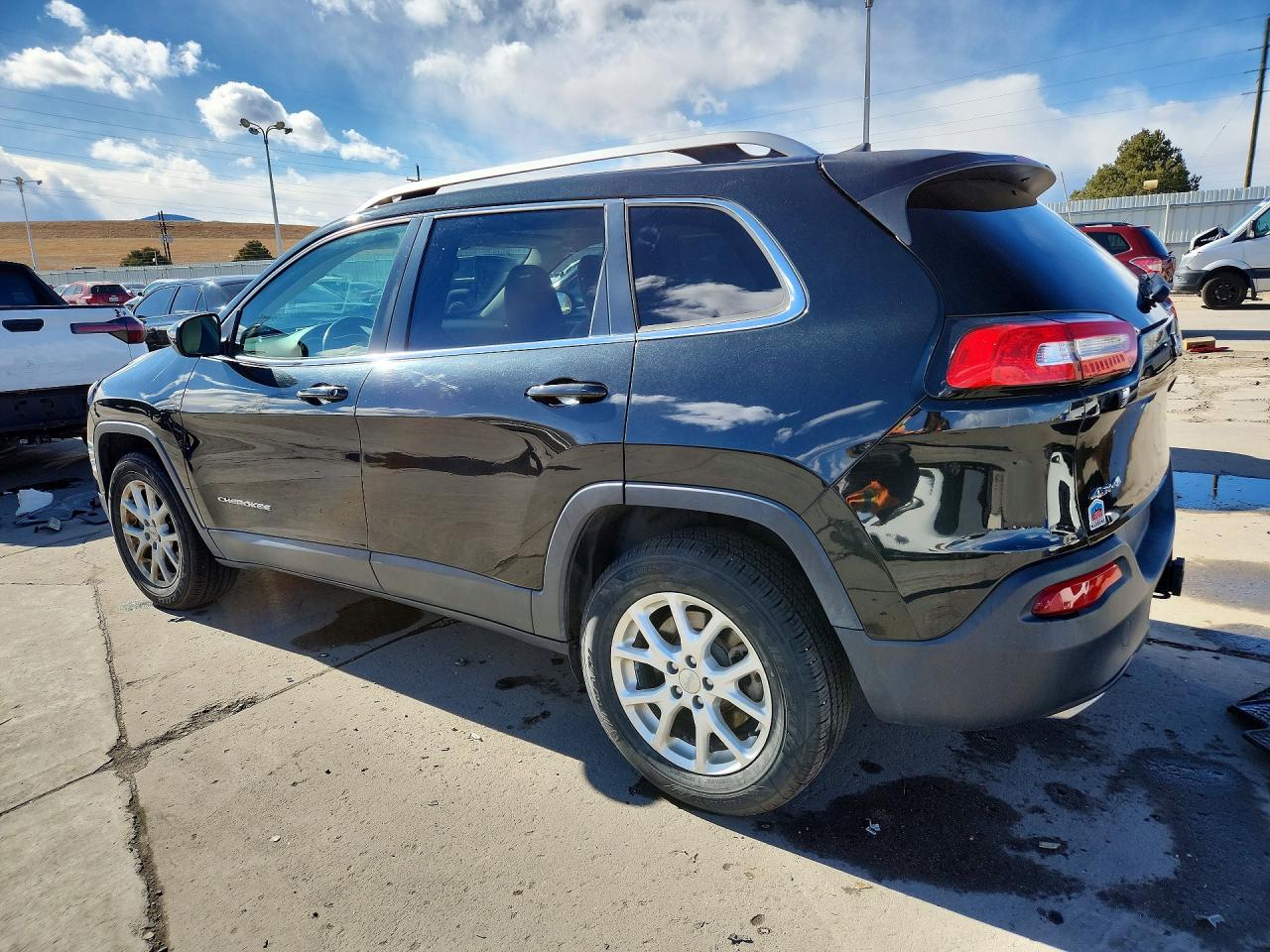 2016 JEEP CHEROKEE LATITUDE photo 2