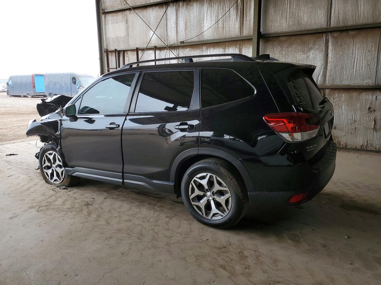 2021 SUBARU FORESTER PREMIUM photo 3