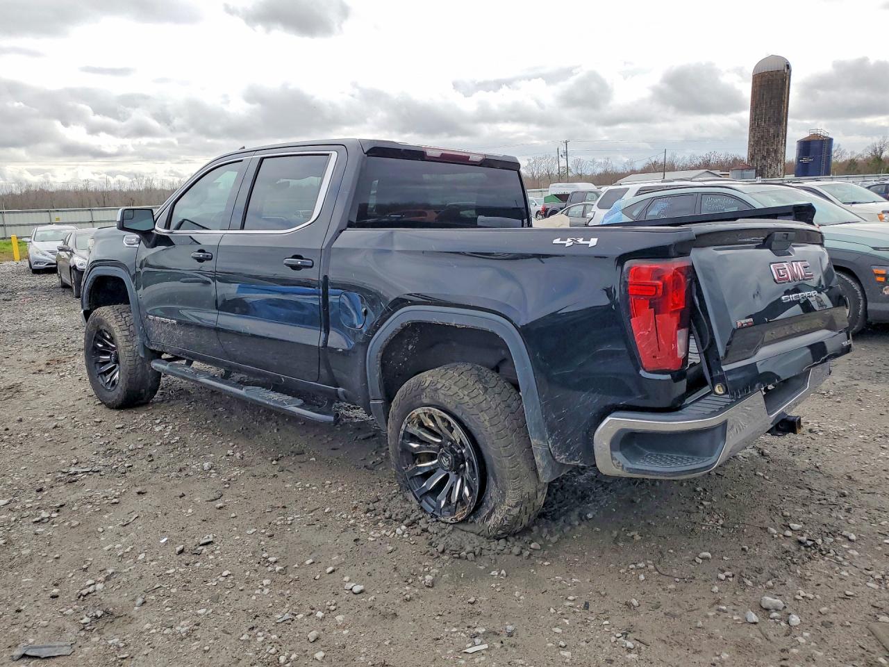 2019 GMC SIERRA K1500 SLE photo 3