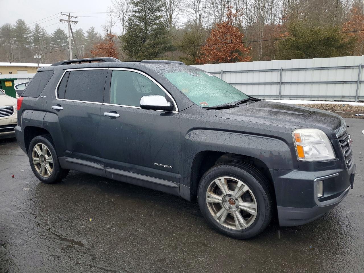 2017 GMC TERRAIN SLE photo 7