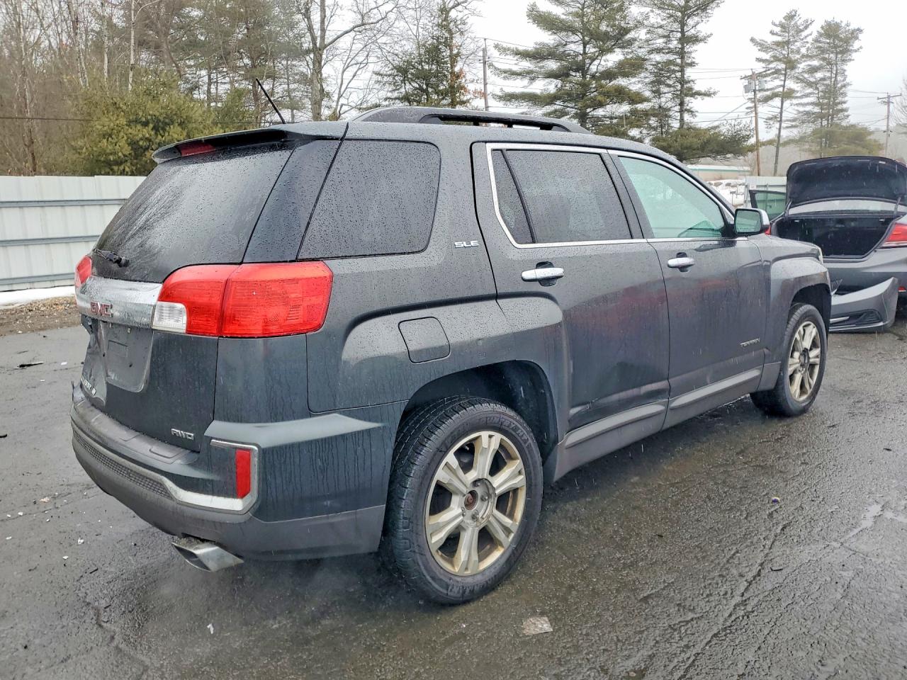 2017 GMC TERRAIN SLE photo 5