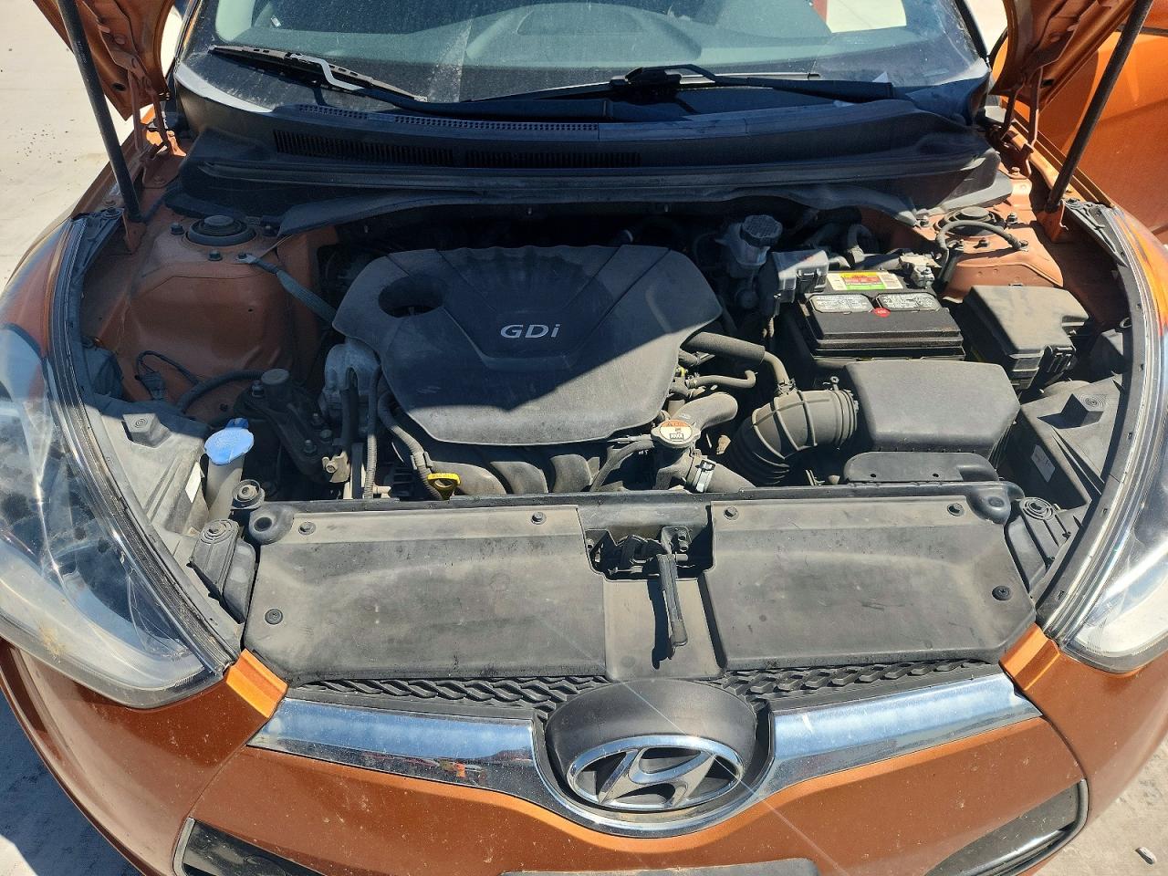 2015 HYUNDAI VELOSTER photo 11